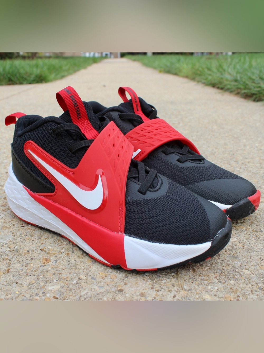 Nike Team Hustle D 12 Kids' Basketball Black/Red Shoes Sz 1Y